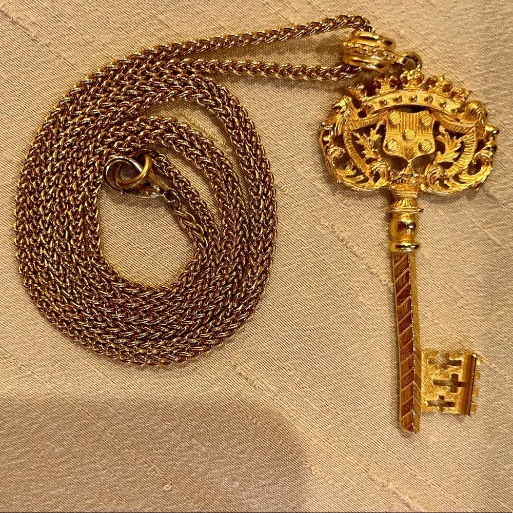 Ben-Amun Key Charm Pendant Necklace - Picture 10 of 16